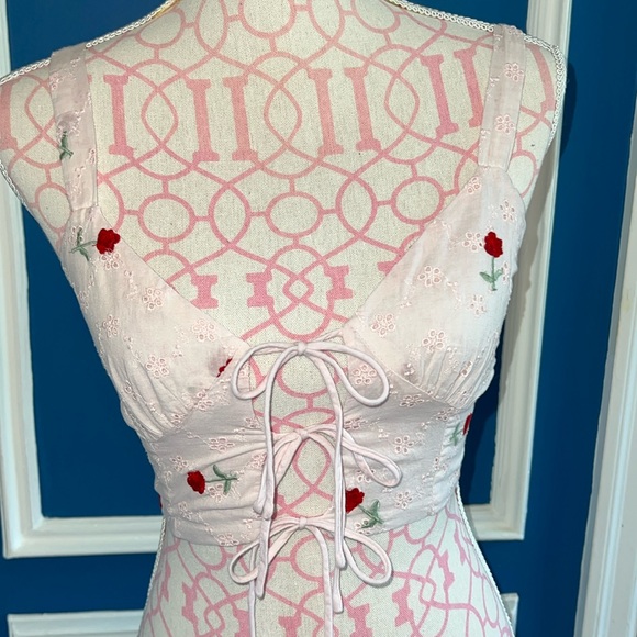 Seven Wonders Pink Eyelet Embroidered Floral Lace Tie Crop Top - Size XS - Picture 3 of 8